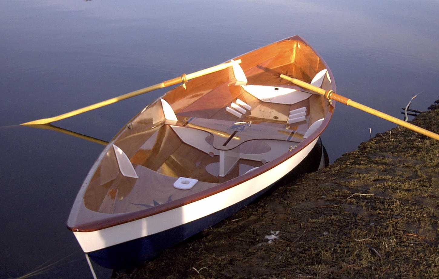 camp cruiser with oars